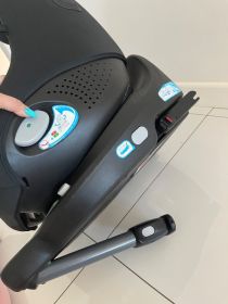 Sprzedam fotelik obrotowy z isofix