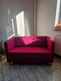 Sprzedam sofe na wyposażenie sklepu lub biura