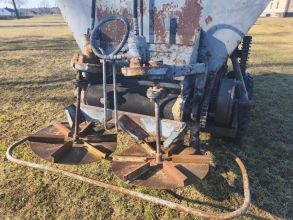 sprzedam rozsiewacz Piast RCW3