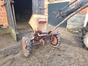 Sprzedam rozsiewacz kos