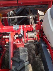 Siewnik do kukurydzy talerzowy Unia Delta D K4