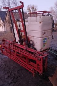 Opryskiwacz HOLDER 1100l, belka pełna hydraulika