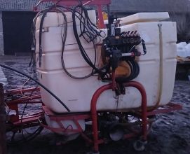 Opryskiwacz HOLDER 1100l, belka pełna hydraulika